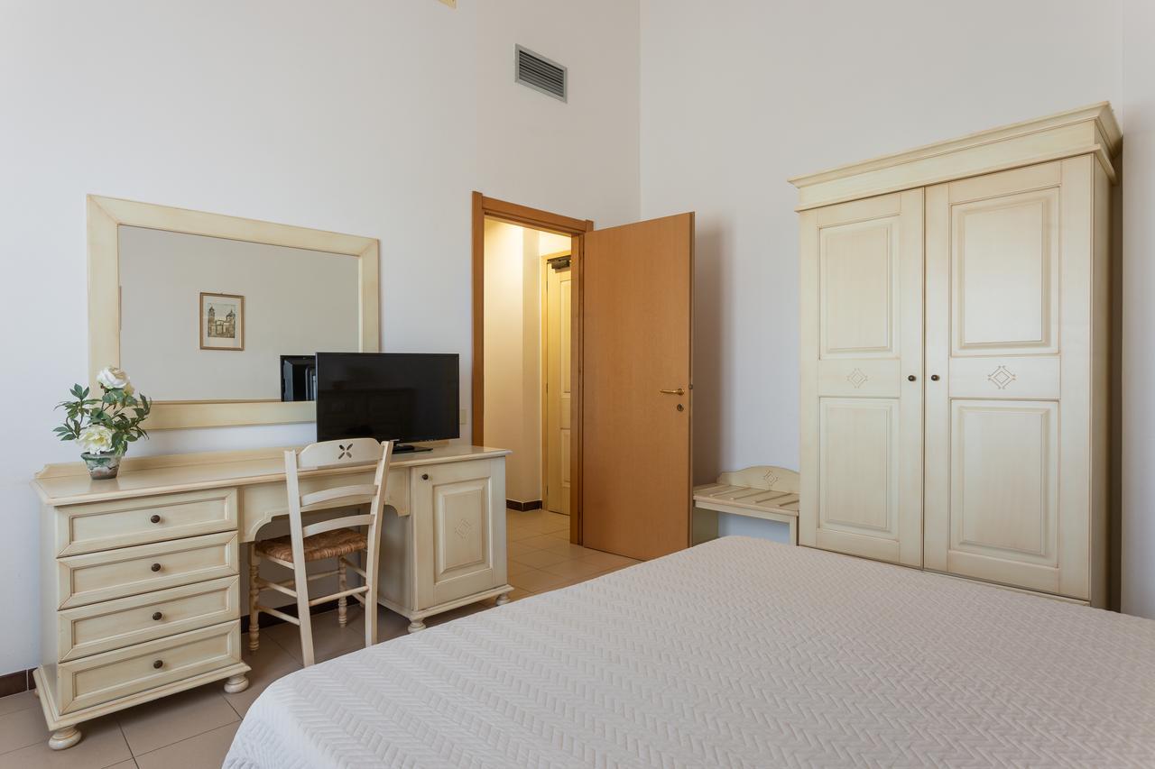 Rodia Inn Oristano Exteriör bild