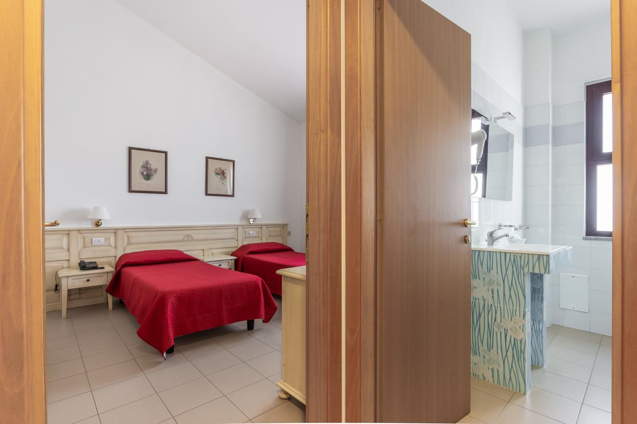 Rodia Inn Oristano Exteriör bild