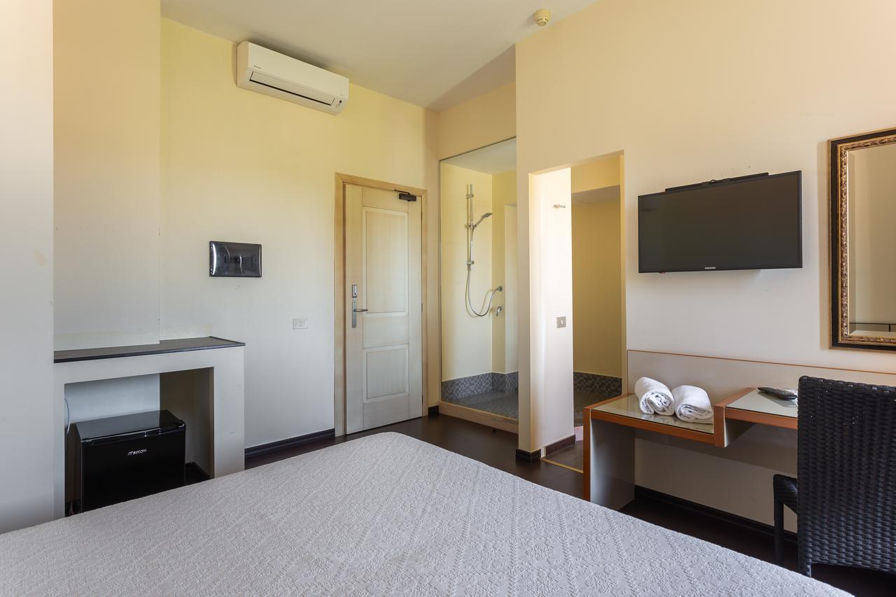 Rodia Inn Oristano Exteriör bild