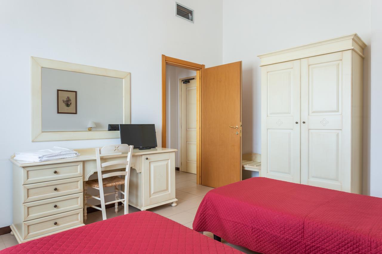 Rodia Inn Oristano Exteriör bild