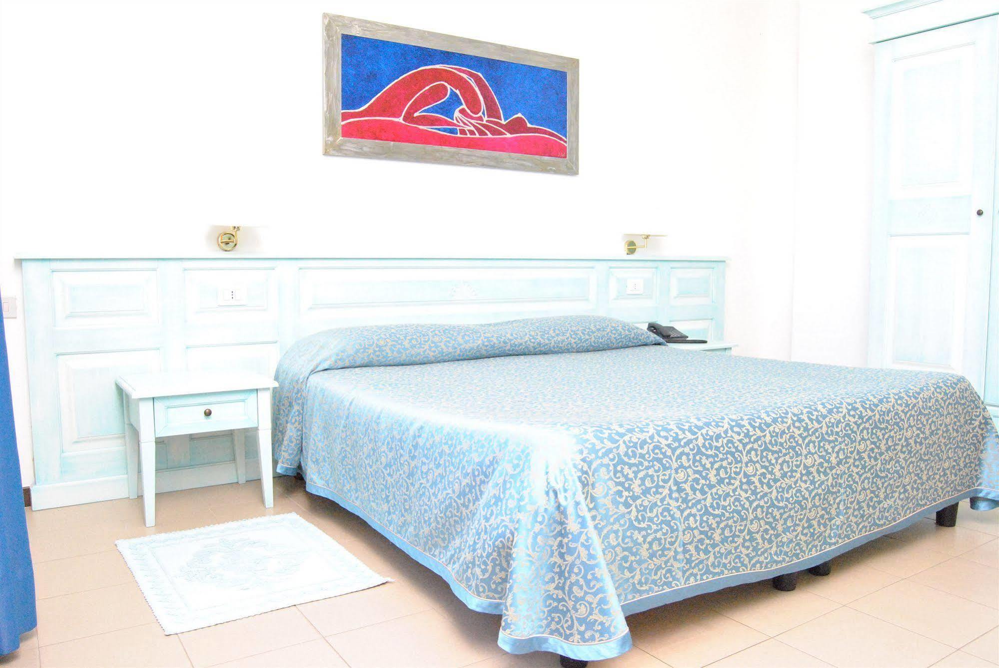 Rodia Inn Oristano Exteriör bild