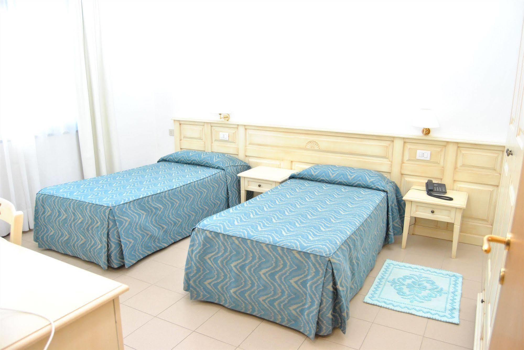 Rodia Inn Oristano Exteriör bild